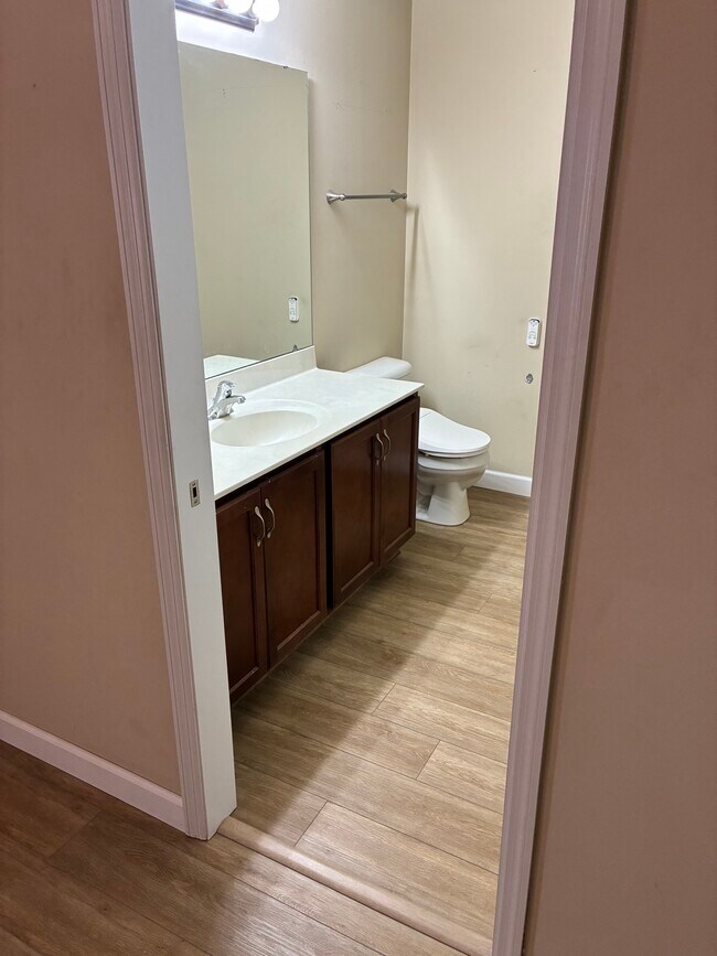 Building Photo - 1120 Marathon Dr