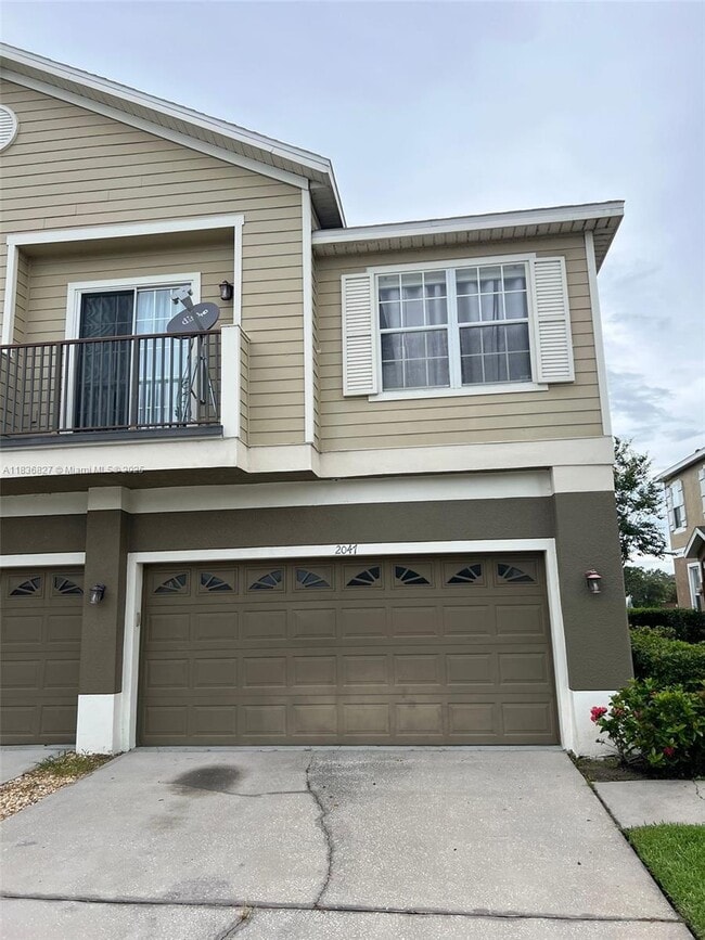 Building Photo - 2047 Estancia Cir