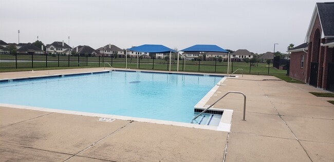 Foto del edificio - 2702 Golden Hills Ct