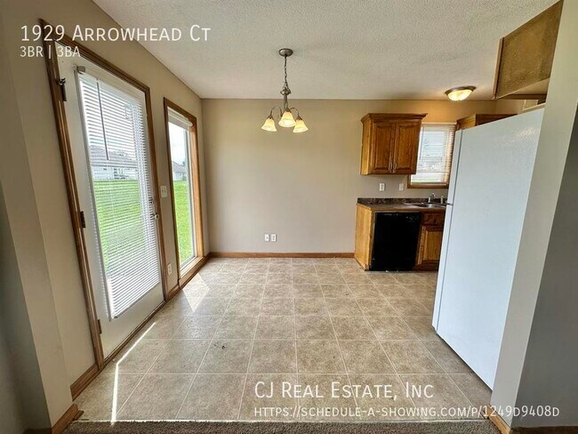 Building Photo - 1929 S Arrowhead Ct