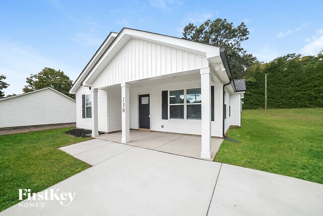 Building Photo - 130 Fir Dr