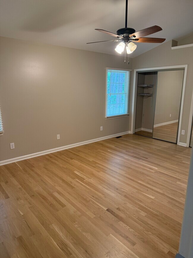 Foto del edificio - 111 Lonesome Pine Dr