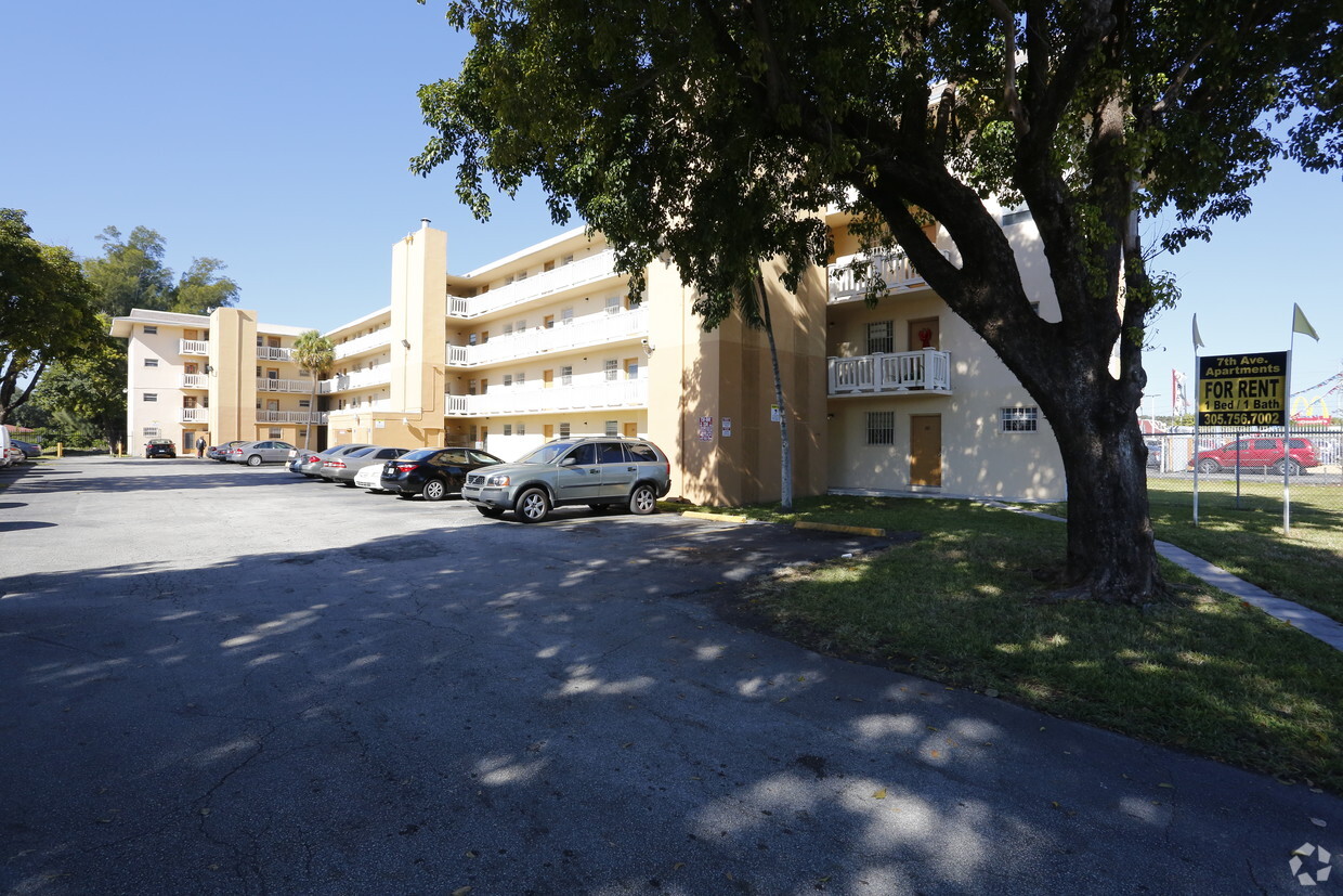 Primary Photo - 7th Ave. Apartments