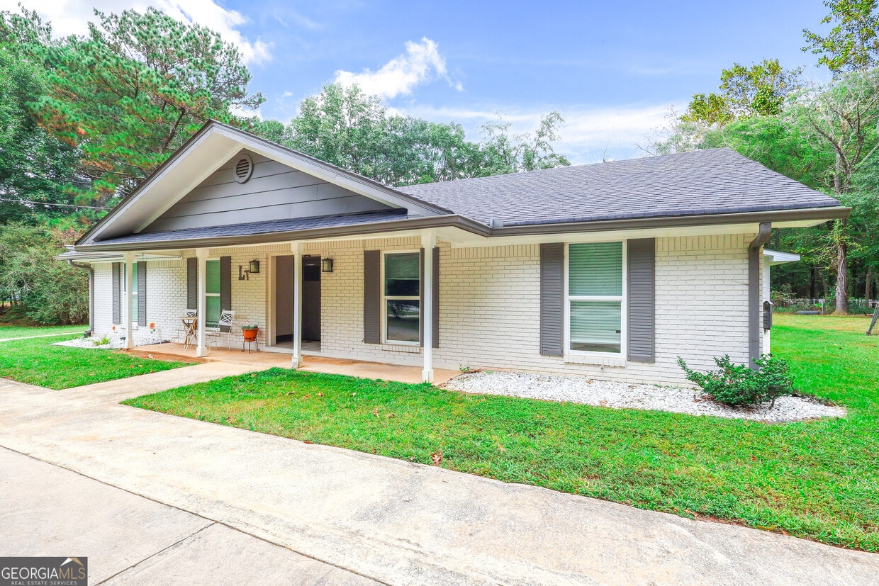 Primary Photo - 657 Senoia Rd