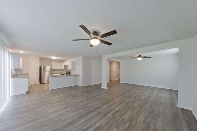 Foto del edificio - 1835 Nelson Rd N