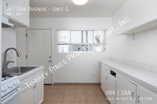 Building Photo - 947 Oak Ave