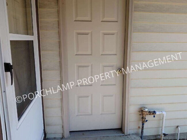 Foto del edificio - 6779 Pleasantview St NE