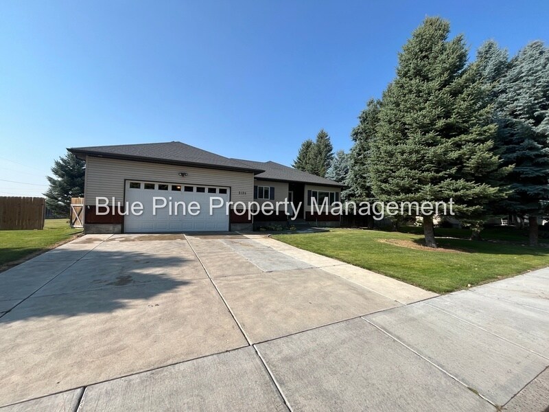 Foto principal - 2125 Saddle Ln