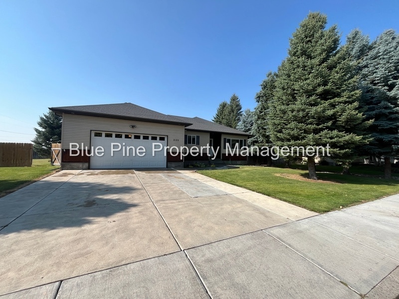 Primary Photo - 2125 Saddle Ln