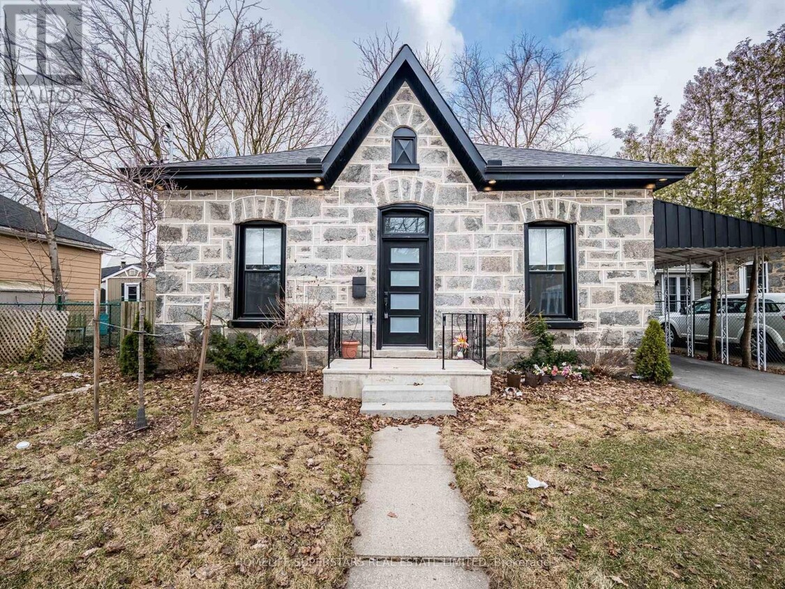 Primary Photo - 12 York Pl