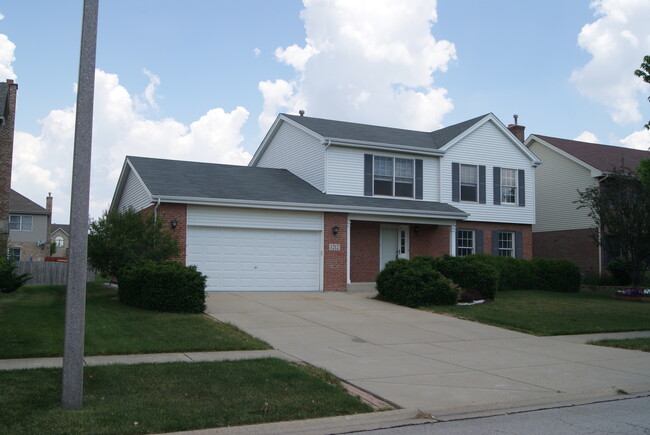 Building Photo - 1212 S Somerset Ln