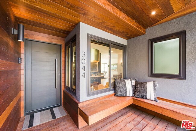 Foto del edificio - 3044 Linda Ln