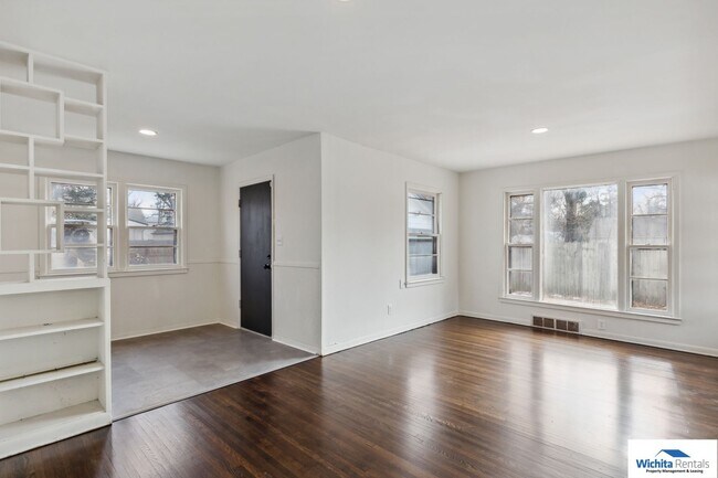 Foto del edificio - 742-744 S. Broadview
