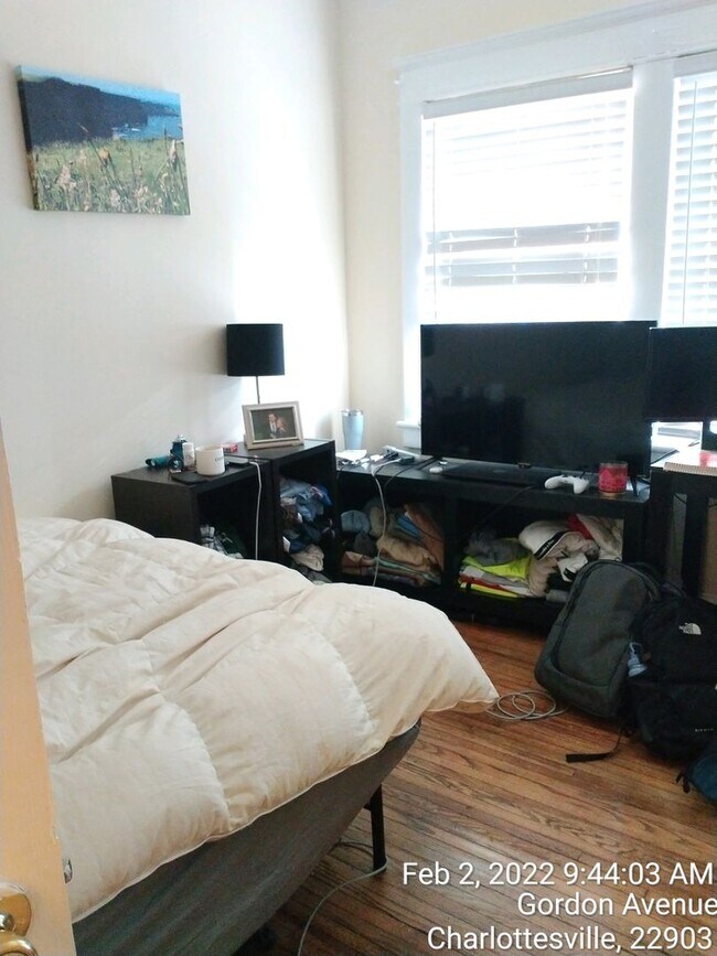 Photo - GORDON AVE HEART OF UVA 6 BR, 2 Bath Leasi... House