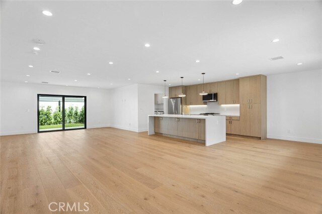 Foto del edificio - 6300 Teesdale Ave