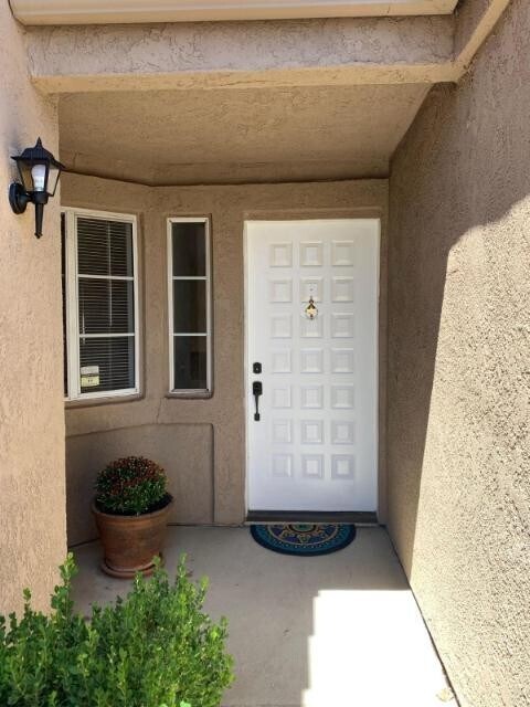 Foto del edificio - Charming 2 bed 2 bath in west side of Heme...