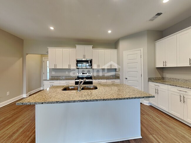 Foto del edificio - 5305 Tupelo St