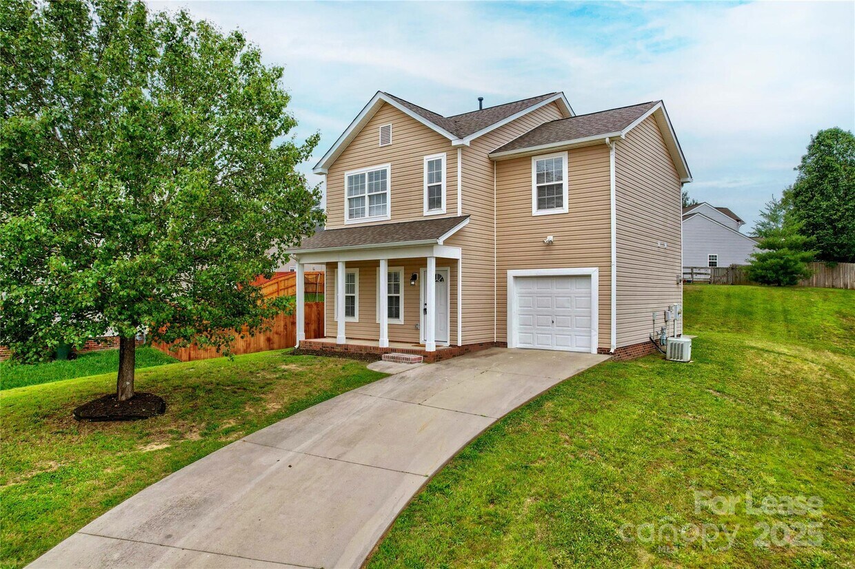 Foto principal - 915 Harbour View Cove NE