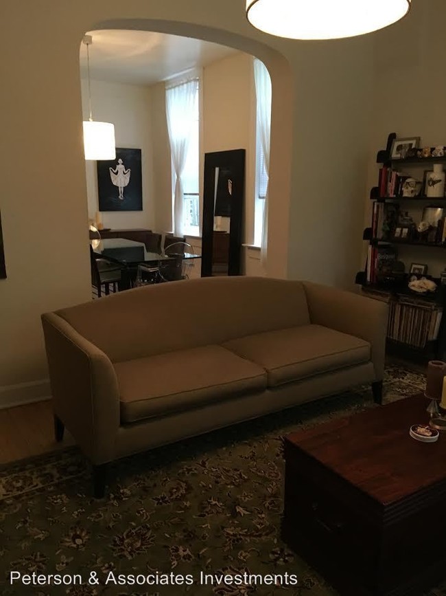 Foto del edificio - 2 br, 1 bath Apartment - 1372 N Wolcott Ave