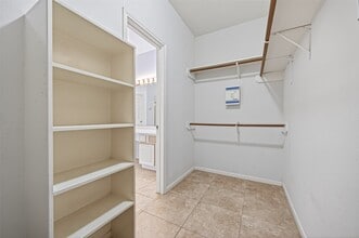 Building Photo - 12727 Magnolia Leaf St