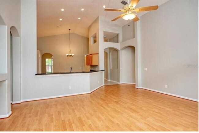 Building Photo - 1821 Longview Ln