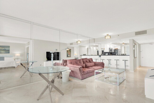 Foto del edificio - 2687 N Ocean Blvd