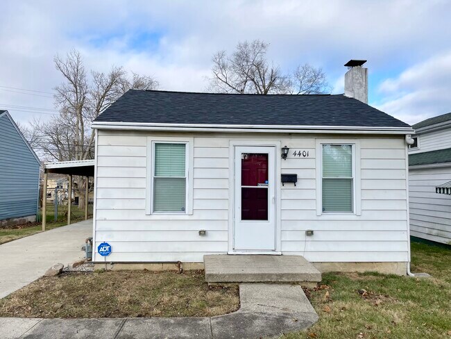 Building Photo - 4401 Woodcliffe Ave