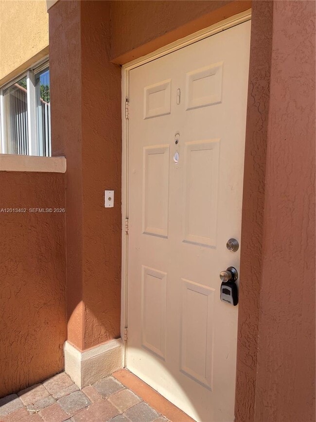 Foto del edificio - 10666 SW 7th St