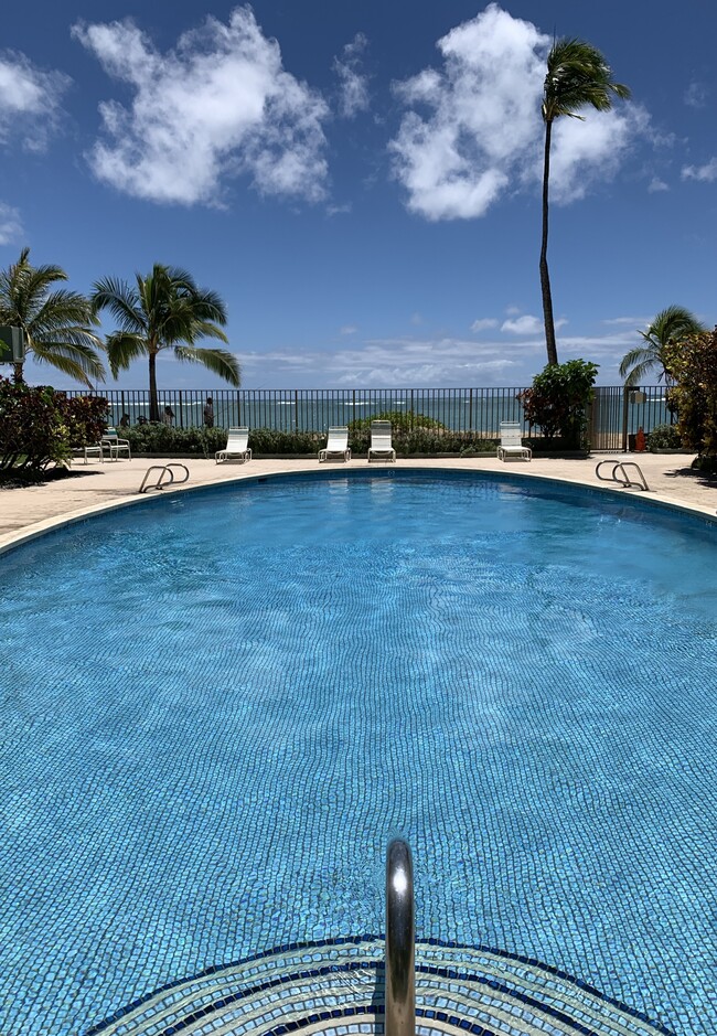 Resort-Like Living at the Heated Pool - 4999 Kahala Ave