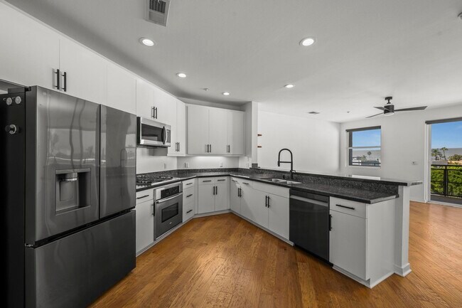 Foto del edificio - 3650 5th Ave