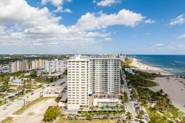 Building Photo - Solemar Pompano Beach