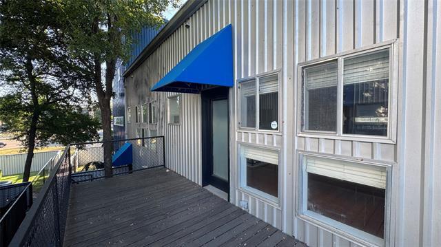 Building Photo - 2202 N Peak St