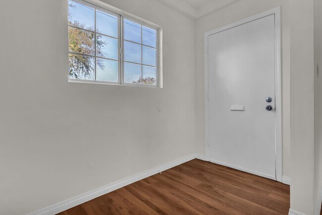 Foto del edificio - 6120 E Walton St