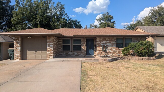 Foto del edificio - 1737 Westchester Drive