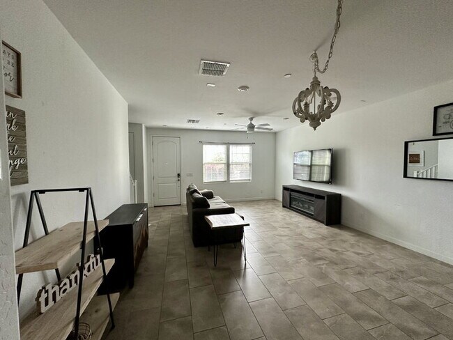 Foto del edificio - 4077 S Sabrina Dr