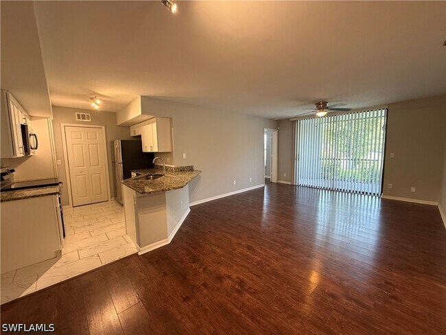 Foto del edificio - 13505 Eagle Ridge Dr