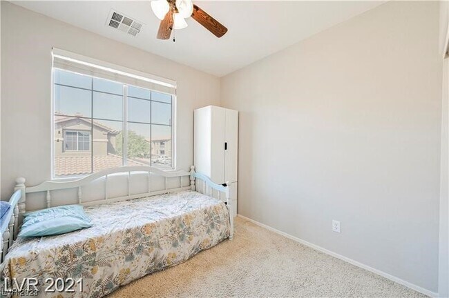 Foto del edificio - 6868 Sky Pointe Dr
