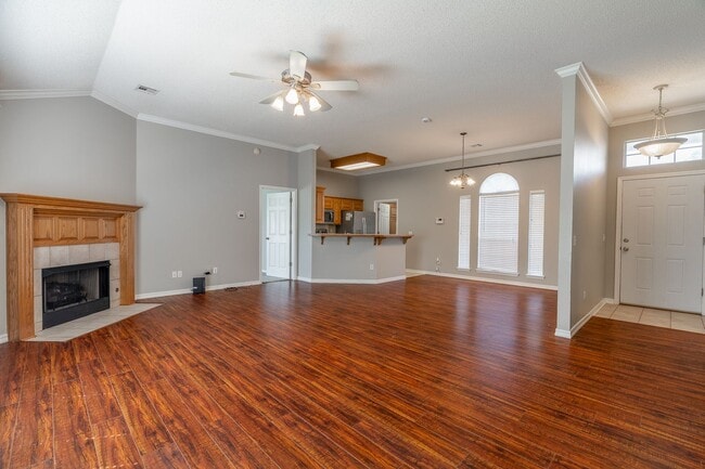 Foto del edificio - 3 Bedroom 2 Bath Beautiful West Fayetteville home!! Great Location, Great yard!!