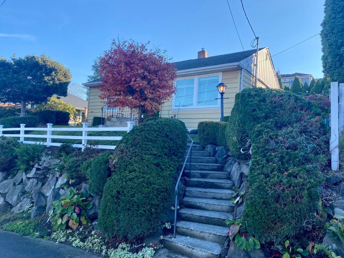 Primary Photo - Magnolia Home