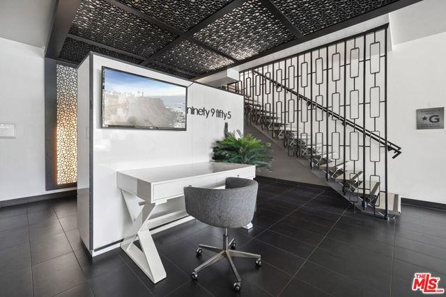 Building Photo - 955 Durant Dr