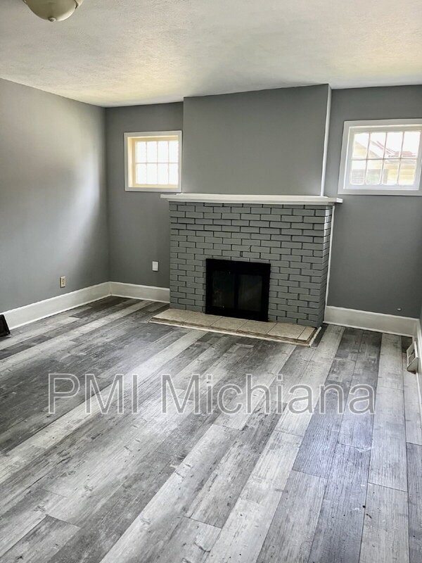 Building Photo - 1113 21st St