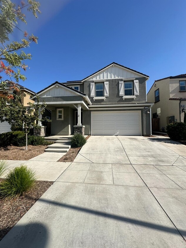 Foto principal - 4249 Hillside Rd