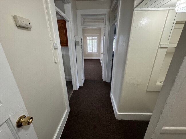 Foto del edificio - 1430 W 25th St
