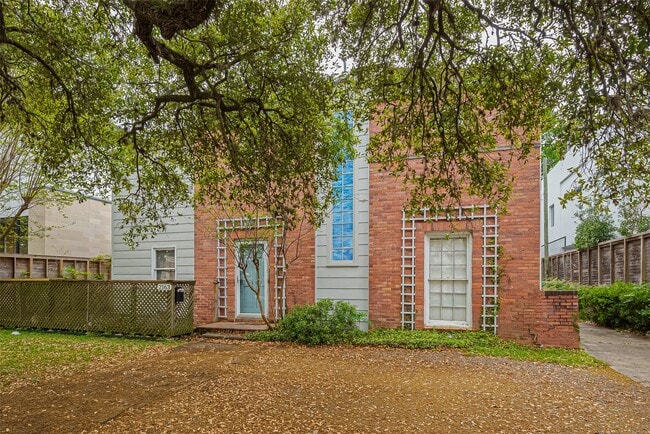 Building Photo - 2163 University Blvd