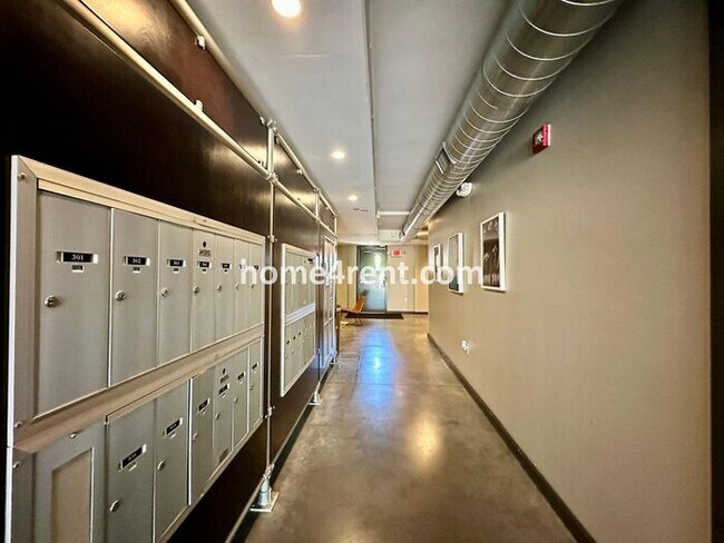 Foto del edificio - Gorgeous Loft Near the River Market w/ an ...