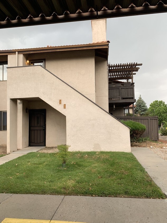 Foto principal - 5923 McKinney Dr NE