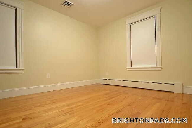 Building Photo - 46 Gerrish St