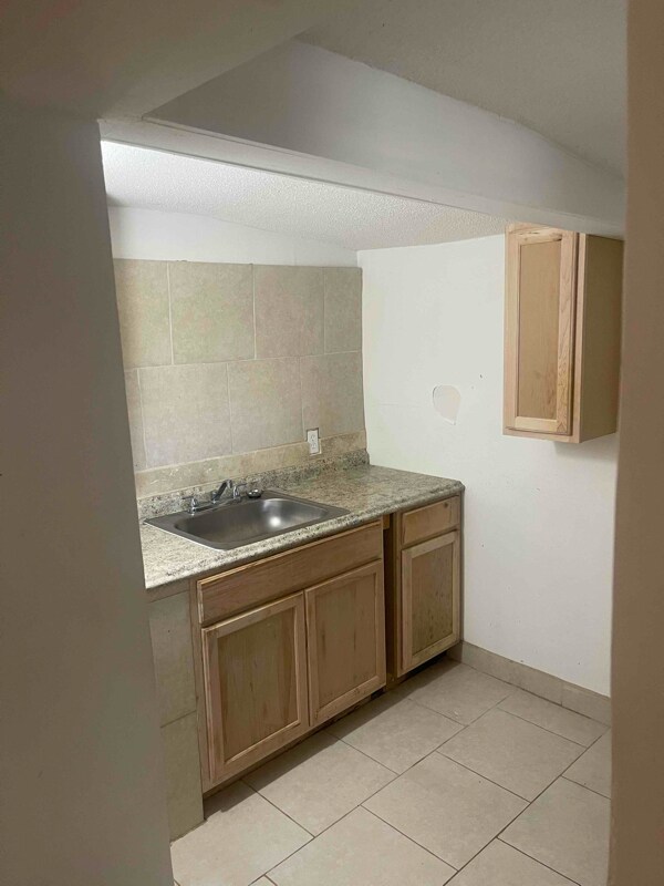 Foto del edificio - 6244 Merrill Rd