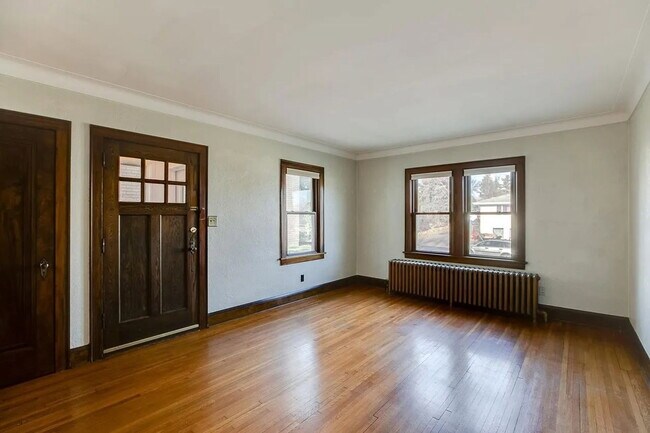 Foto del edificio - 1164 Randolph Ave