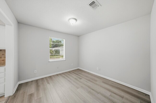 Foto del edificio - 9036 Kerrwood Ln
